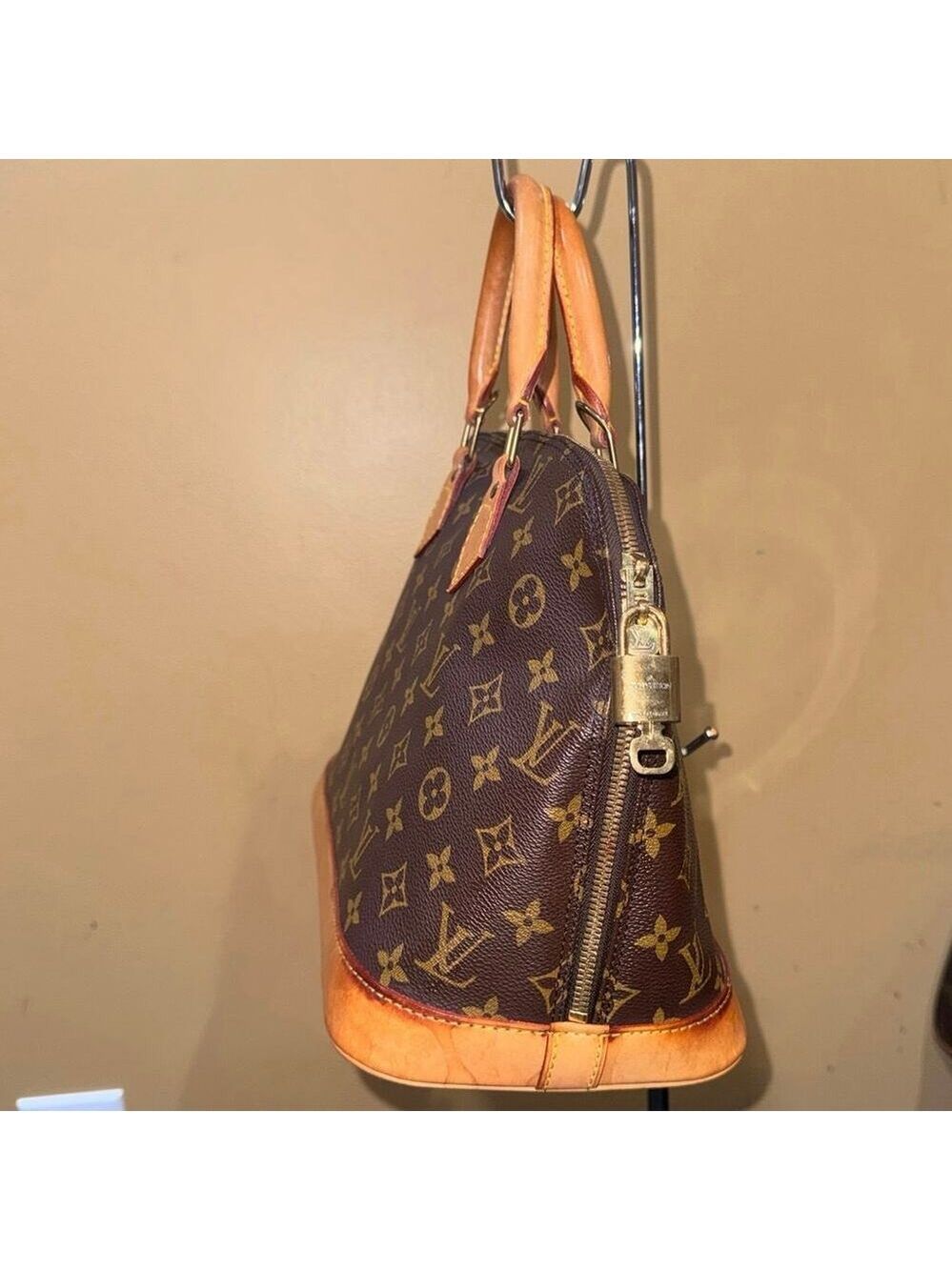 Louis Vuitton Alma PM Monogram Satchel #300 lock and key, Dust Bag - Picture 4 of 15